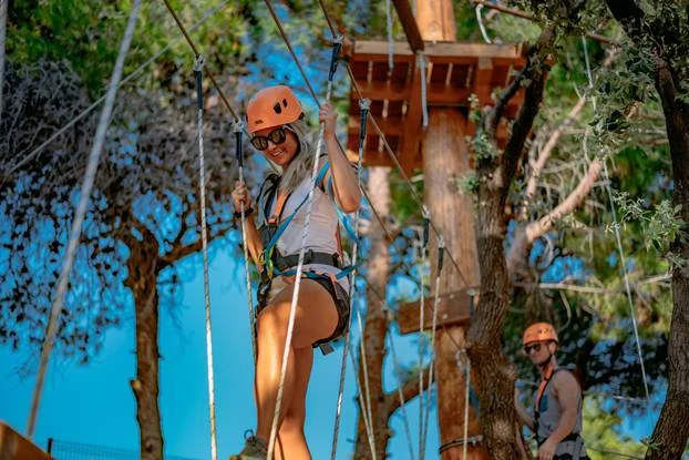 Kamp Šimuni dobitnici Superbrands Croatia 2025. – obiteljska oaza na Pagu