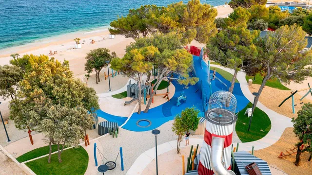 Kamp Šimuni dobitnici Superbrands Croatia 2025. – obiteljska oaza na Pagu